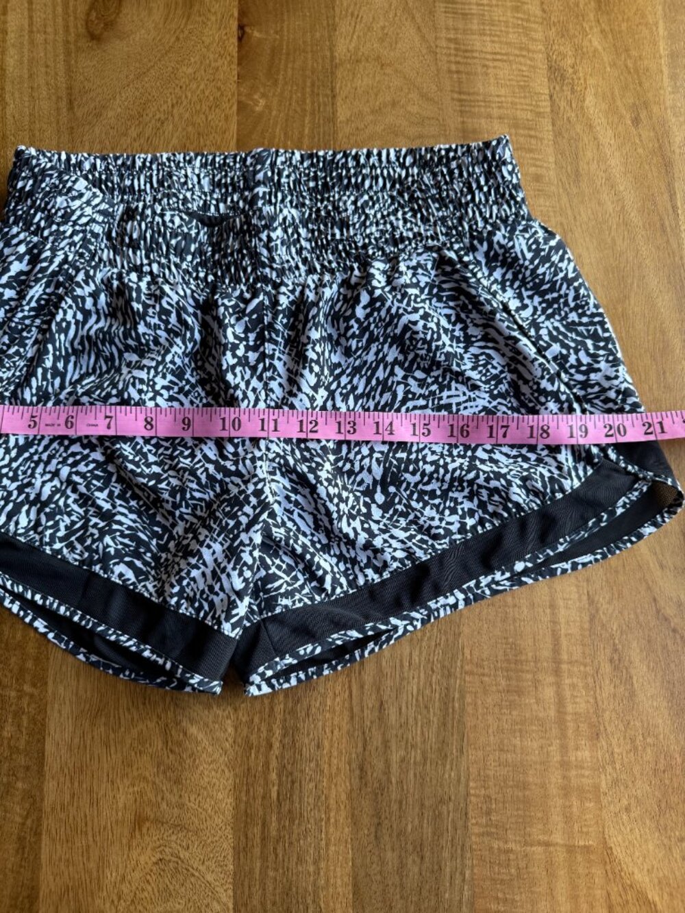 Athleta Printed Mesh Racer Run Shorts - Picture 3 of 12